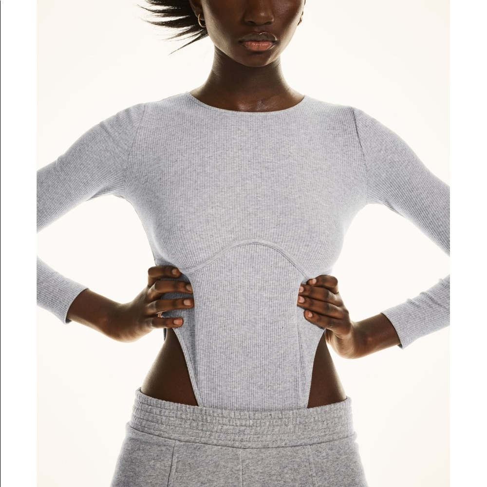 Bloggers Fav Zara Ribbed Bodysuit - Picture 14 of 16
